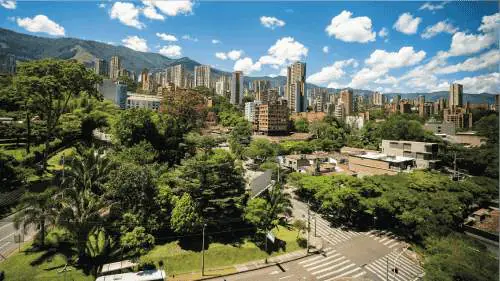 Rent your car in Medell&iacute;n safely